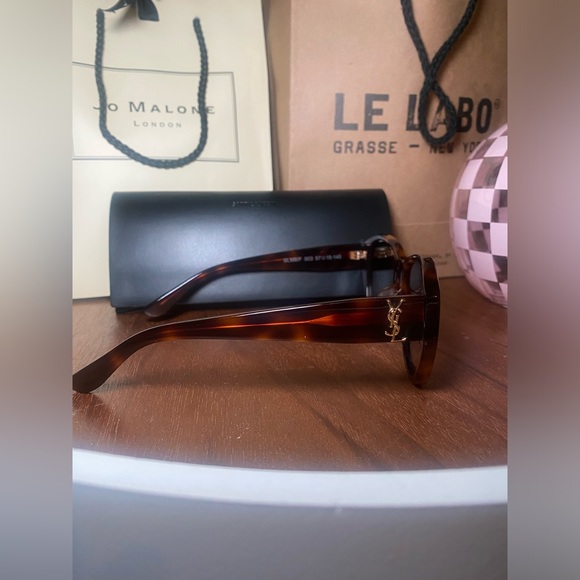 Saint Laurent 57 mm Geometric sunglasses. - Picture 5 of 5